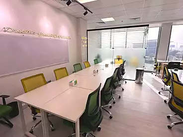 مكاتب للإيجار - 1 غرف - بالدور 4