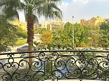 شقق للبيع - 3 غرف - بالدور 1