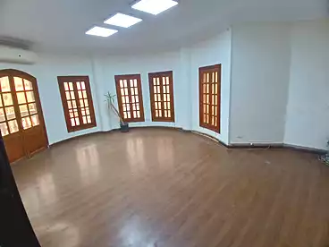 عقارات للإيجار - 5 غرف - بالدور 1