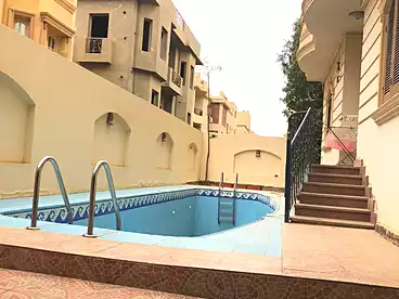 عقارات للبيع - 6 غرف