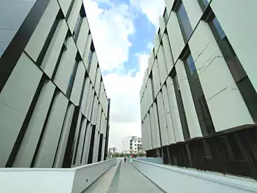 مكاتب للإيجار - 1 غرف - بالدور 5
