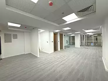 مكاتب للإيجار - 1 غرف - بالدور 3