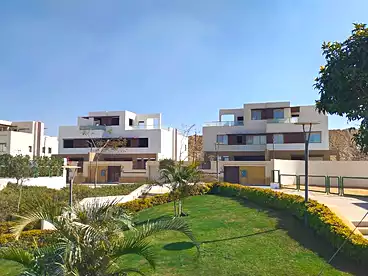 عقارات للبيع - 5 غرف