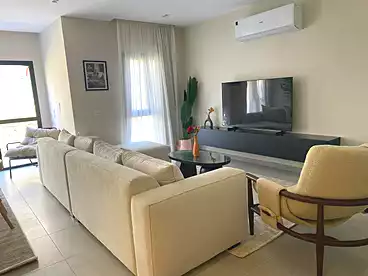 شقق للإيجار - 3 غرف - بالدور 1