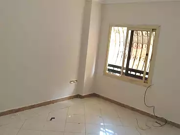 شقق للإيجار - 3 غرف - بالدور 0