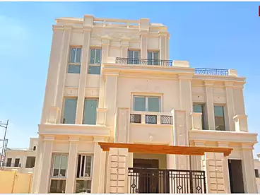عقارات للبيع - 7 غرف