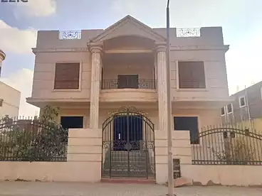 عقارات للبيع - 10 غرف
