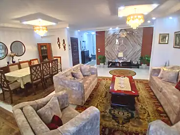 شقق للبيع في شارع احمد ذكي ابو شادي، القرية السياحية الرابعه، 250 متر