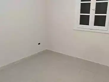 شقق للبيع - 4 غرف - بالدور 0