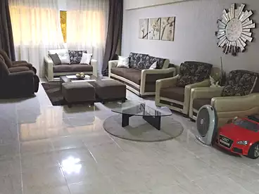 شقق للبيع في المجاورة الثالثة، الحي الرابع، 220 متر