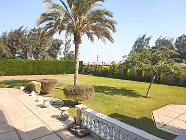 فيلا منفصلة للبيع - 8 غرف