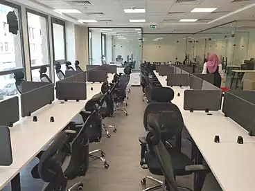 إداري للإيجار - 7 غرف - بالدور 2