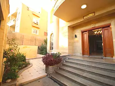 فيلا منفصلة للبيع - 5 غرف