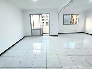 شقق للبيع - 3 غرف - بالدور 1