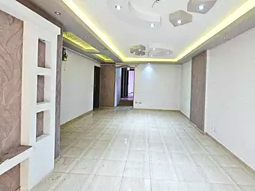 شقق للبيع - 3 غرف - بالدور 8