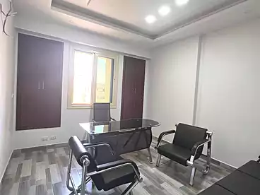 إداري للإيجار - 2 غرف - بالدور 1