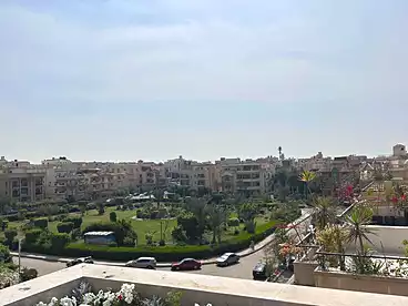 دوبلكس بحديقة للبيع - 4 غرف - بالدور 1