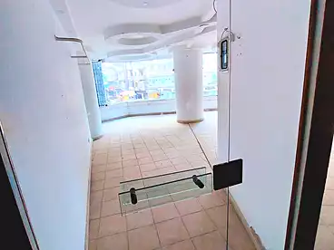 Commercial For sale - floor 0