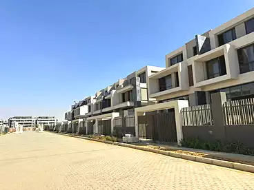 توين هاوس للبيع - 5 غرف