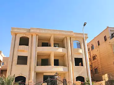 شقق للبيع - 3 غرف - بالدور 0