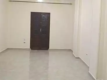 شقق للإيجار - 2 غرف - بالدور 1