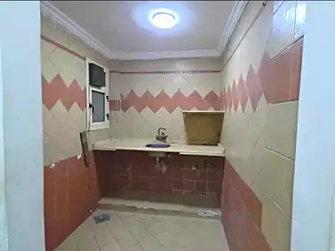 شقق للبيع في شارع محمود العيسوي، سيدي بشر بحري، 100 متر