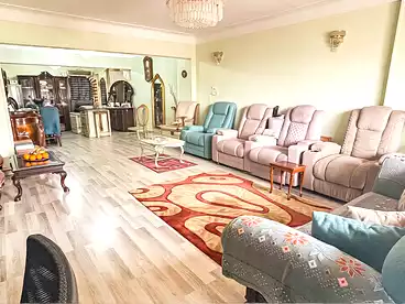 شقق للبيع في شارع محمود سلامة، محرم بك، 190 متر