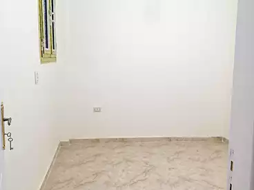 شقق للإيجار في شارع رايل، منشية عين حلوان، 125 متر