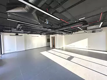 إداري للإيجار - 4 غرف - بالدور 5