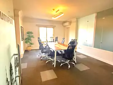 مكاتب للإيجار - 3 غرف - بالدور 3