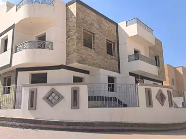فلل للبيع - 5 غرف