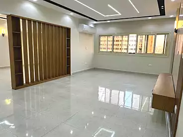 شقق للبيع - 4 غرف - بالدور 9