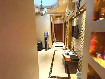 شقق للبيع في شارع زكي حسن، المنطقة الأولى، 250 متر