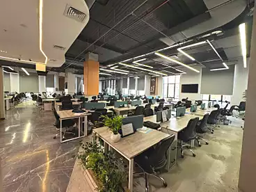 إداري للإيجار في شارع التسعين الجنوبي، شارع التسعين، 800 متر
