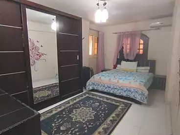 شقق للبيع في شارع الخمسين، النزهة 2، 135 متر