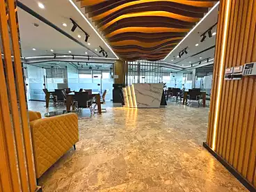 Administrative For rent in Northern 90th St., 90th Street, 460 sqm