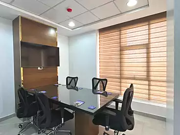 Administrative For rent in Southern 90th St., 90th Street, 200 sqm