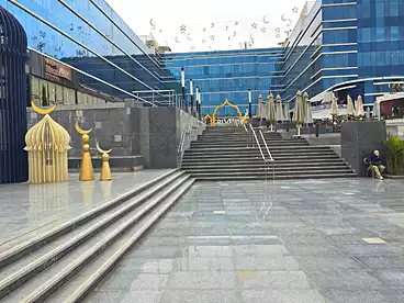 للإيجار في شارع التسعين الشمالي، شارع التسعين، 78 متر