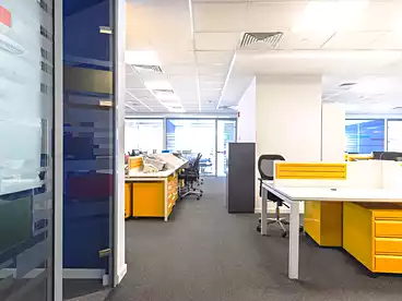 مكاتب للإيجار في شارع التسعين الجنوبي، شارع التسعين، 220 متر