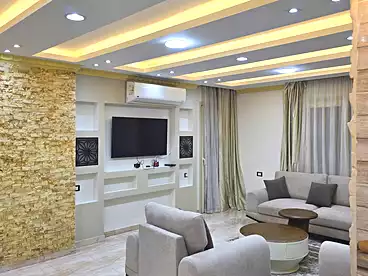 للإيجار في شارع الإسراء، المهندسين، 190 متر