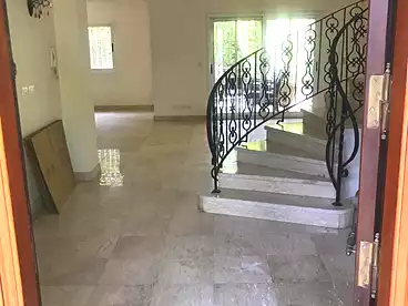 توين هاوس للإيجار في شارع فاروق الباز، المرحله العاشره، 256 متر