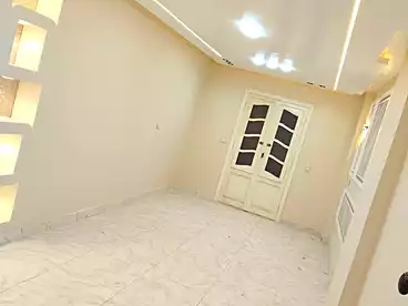 شقق للبيع في شارع حسني مبارك، أبو يوسف، 100 متر