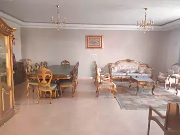 For sale in Street 16, Third Neighborhood, 280 sqm