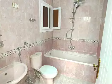 Apartments For sale in Khaled Ibn El Waleed St., Miami, 130 sqm
