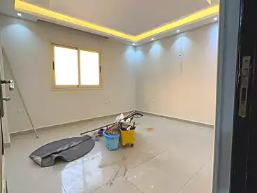 إداري للإيجار في شارع أحمد الزمر، المنطقة التاسعة، 200 متر