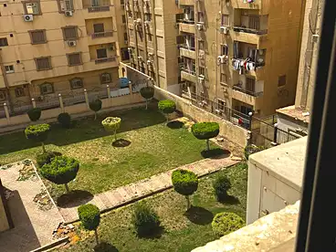 للإيجار في شارع طيار الحلواني، النرجس 2، 200 متر