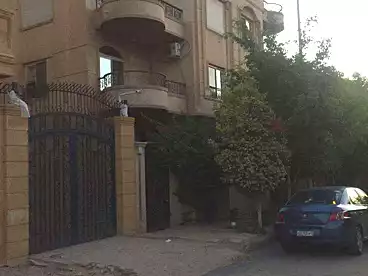 Roof For sale in PILOT HALAWANY St., El Narges 2, 220 sqm