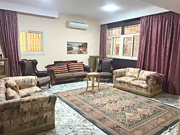للإيجار في الحي الخامس، بيت الوطن، 100 متر