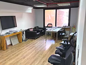 Co-working space For rent in Southern 90th St., 90th Street, 300 sqm
