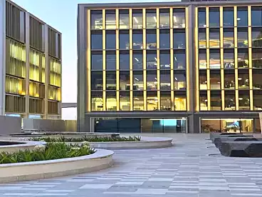 مكاتب للإيجار في بيزنس كوارتر - وان ناينتي مول، وان ناينتي مول - لاندمارك صبور، 103 متر